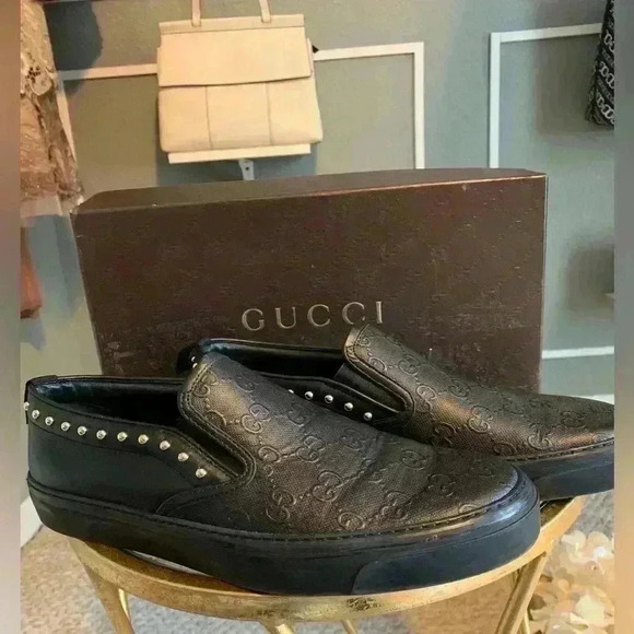 Gucci - Picture 1 of 12